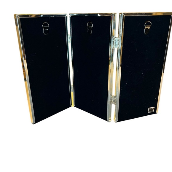 Tri-Fold Hinged Silver Photo Frame, Fits 6 Wallet Sized Photographs - Picture 2 of 2